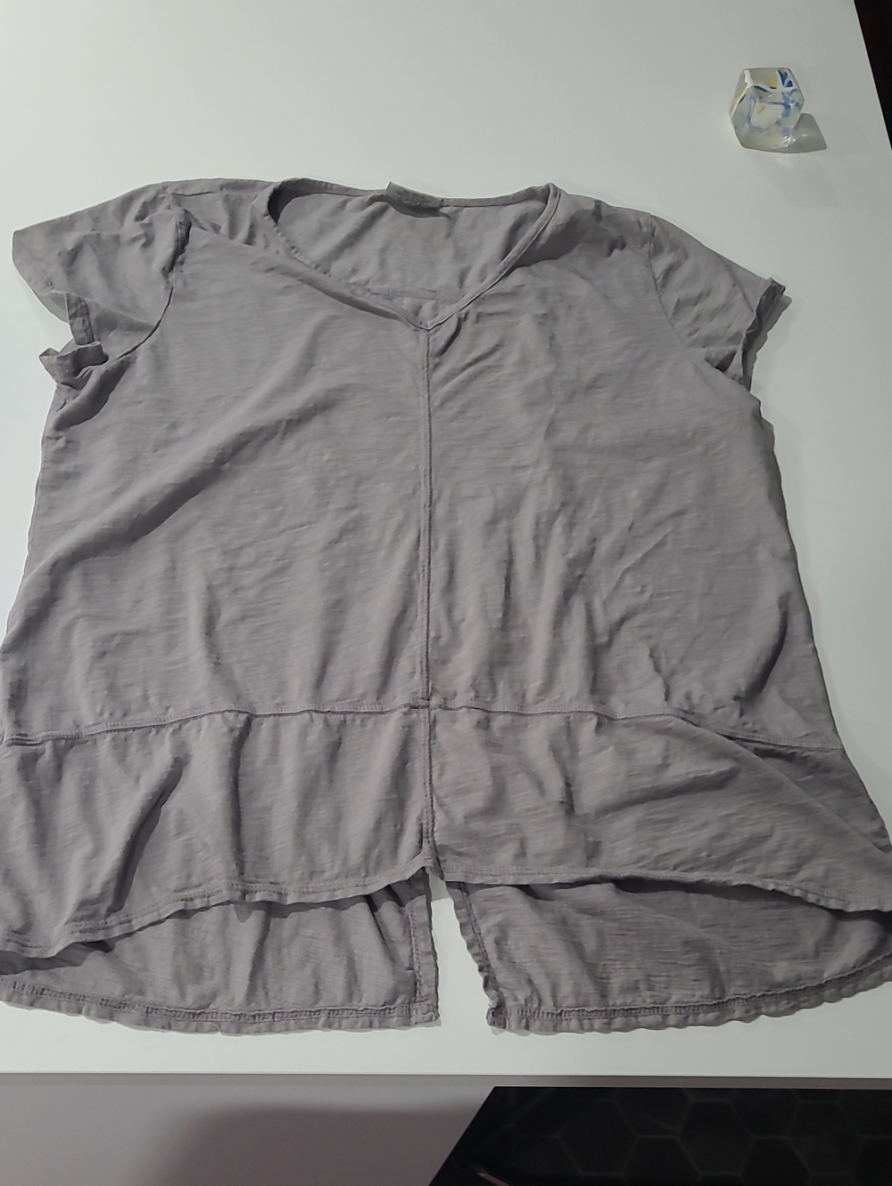 Relaxed V‑Neck Short Sleeve Tunic — Light Gray